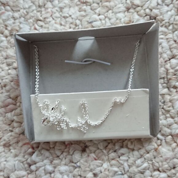 Elephant with Swarovski marcasite necklace - Picture 4 of 7